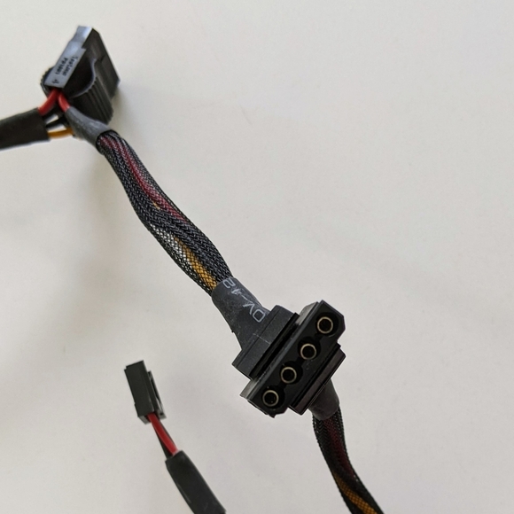 CORSAIR CX600 Power Supply Model 75-001668 Very Good Pre-Owned Condition - Picture 10 of 16